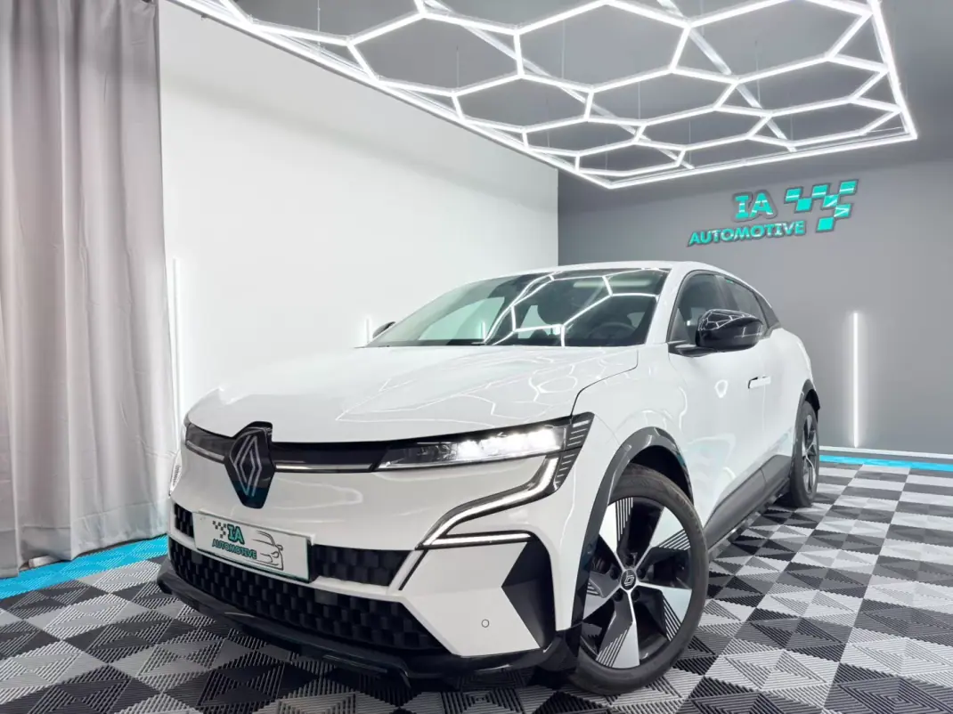 Renault Mégane E-Tech 2022 - 22250 EUR, 23000 km - AUTO.MOTO.pt - 23000km - foto 1 de 20