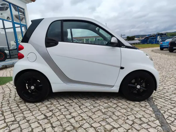Smart ForTwo Coupé 2011 - 6900 EUR, 115000 km - 115000km - foto 5 de 23
