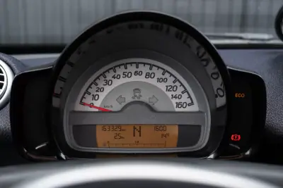 Smart Fortwo Cabrio 2011 - 6900 EUR, 163000 km - AUTO.MOTO.pt - 163000km - foto 28 de 28