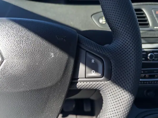 Renault Grand Scénic 2012 - 9500 EUR, 229000 km - AUTO.MOTO.pt - 229000km - foto 16 de 37