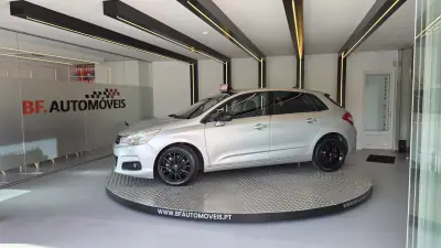 Citroën C4 2011 - 7900 EUR, 225567 km - AUTO.MOTO.pt - 225567km - foto 12 de 49