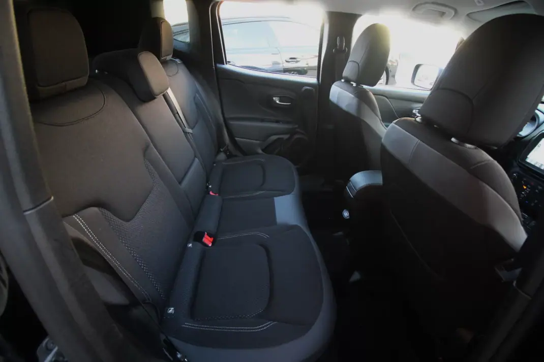 Jeep Renegade 2022 - 18990 EUR, 99500 km - 99500km - foto 25 de 49