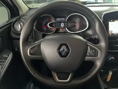 Renault Clio 2019 - 10800 EUR, 122674 km - AUTO.MOTO.pt - 122674km - foto 8 de 22