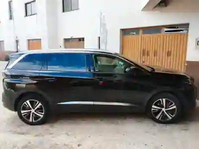Peugeot 5008 2024 - 28500 EUR, 69999 km - AUTO.MOTO.pt - 69999km - foto 2 de 2
