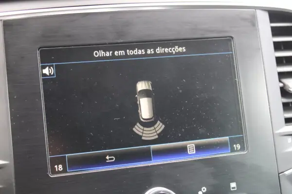 Renault Mégane 2020 - 13990 EUR, 180000 km - AUTO.MOTO.pt - 180000km - foto 24 de 29