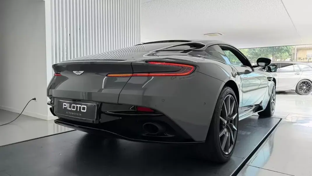 Aston Martin DB11 Coupé 2020 - 149990 EUR, 48409 km - 48409km - foto 11 de 38