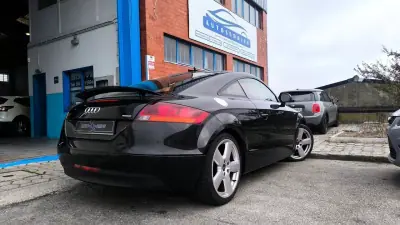 Audi TT Coupé 2006 - 11900 EUR, 198000 km - AUTO.MOTO.pt - 198000km - foto 11 de 12