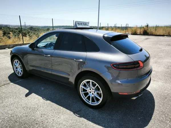 Porsche Macan 2014 - 42950 EUR, 177239 km - AUTO.MOTO.pt - 177239km - foto 19 de 59