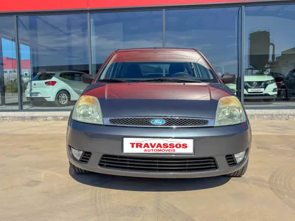 Ford Fiesta 2004 - 2000 EUR, 1 km - 1km - foto 2 de 10