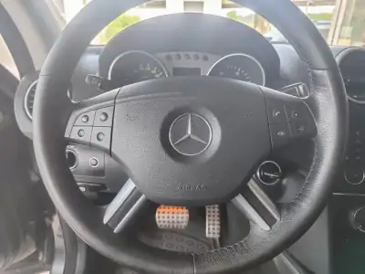 Mercedes-Benz ML 320 2006 - 17990 EUR, 269000 km - AUTO.MOTO.pt - 269000km - foto 26 de 32