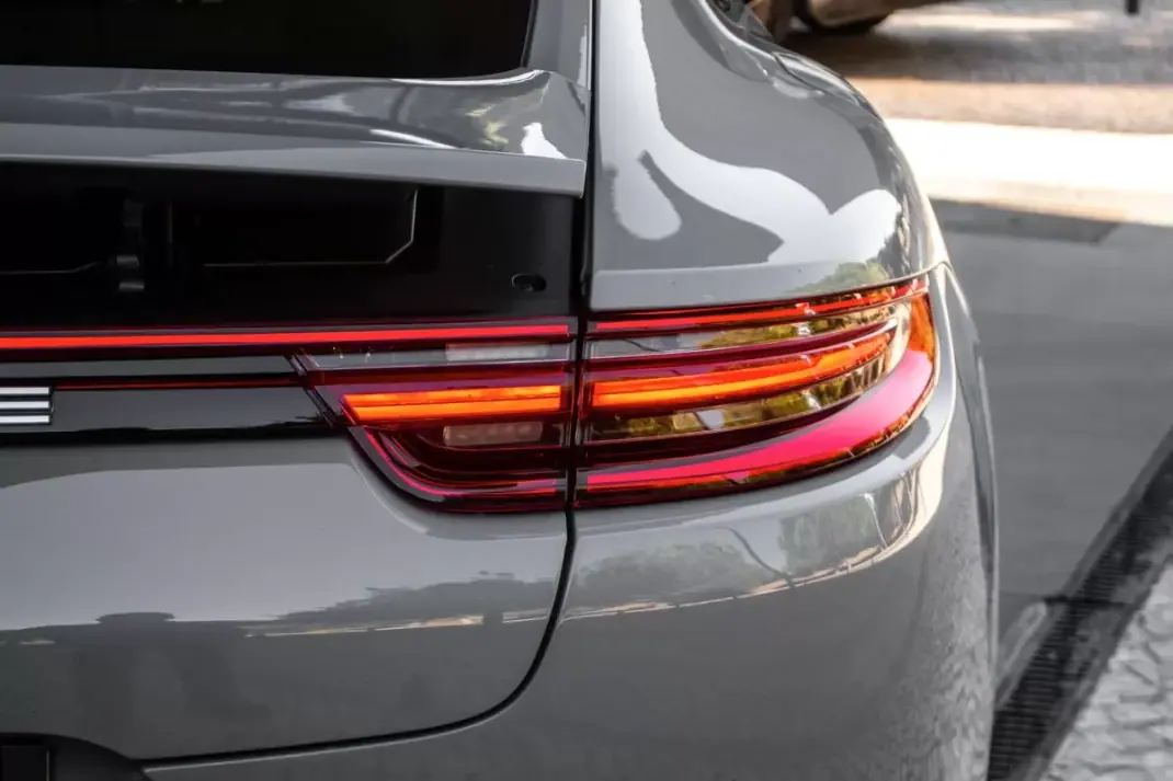 Porsche Panamera 2020 - 79990 EUR, 128249 km - 128249km - foto 10 de 48