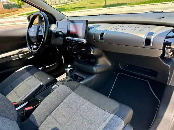 Citroën C4 Cactus 2019 - 12890 EUR, 119000 km - AUTO.MOTO.pt - 119000km - foto 24 de 41