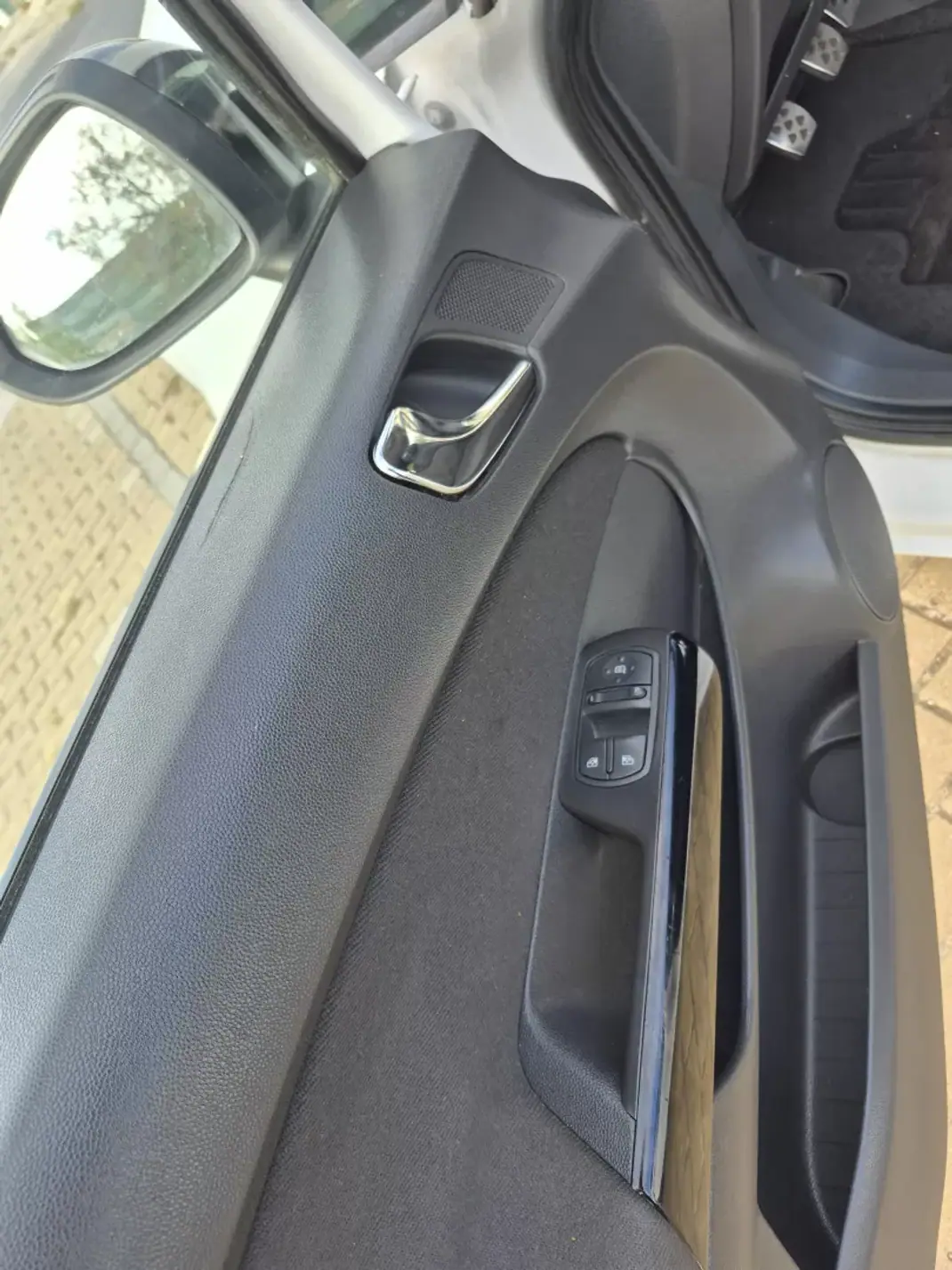 Opel Corsa 2011 - 5550 EUR, 209625 km - 209625km - foto 11 de 20
