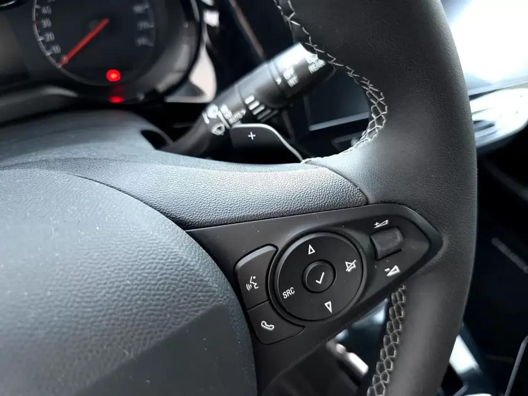 Opel Corsa 2024 - 18590 EUR, 38000 km - AUTO.MOTO.pt - 38000km - foto 15 de 34