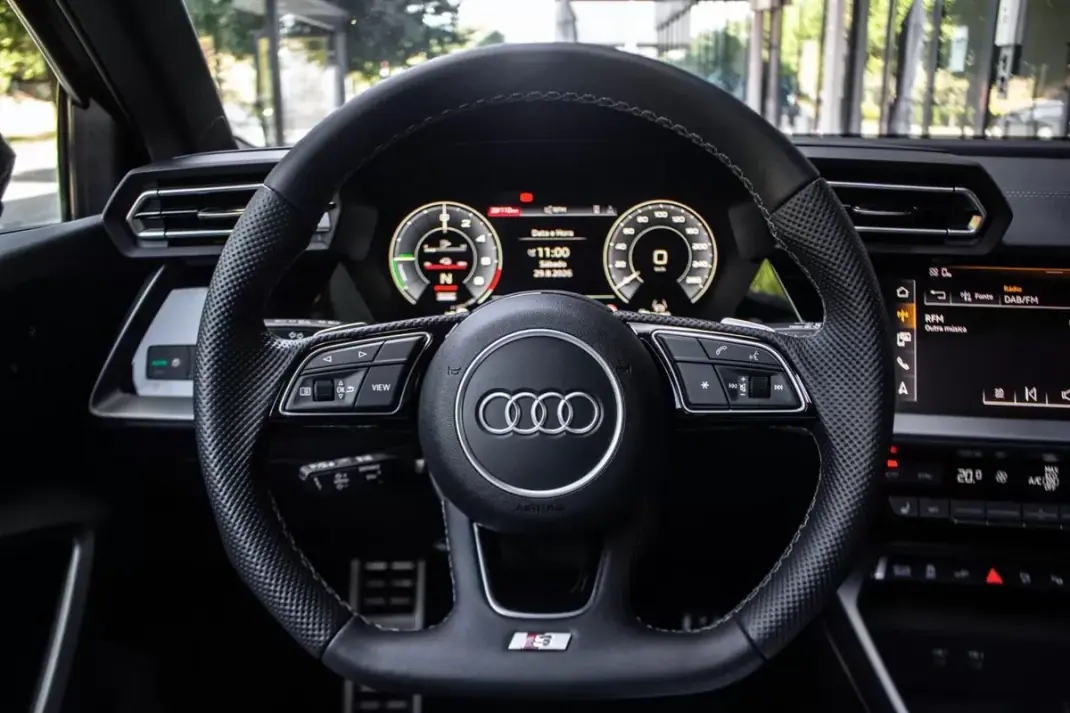 Audi A3 Sportback 2026 - 37890 EUR, 5756 km - 5756km - foto 12 de 45