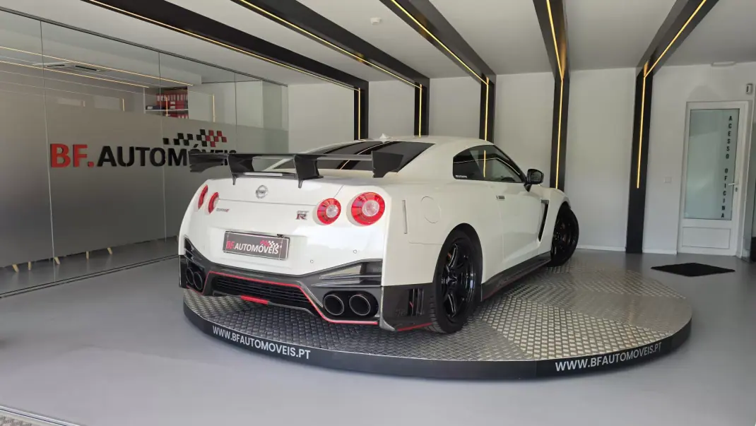 Nissan GT-R 2017 - 300000 EUR, 30685 km - 30685km - foto 4 de 69