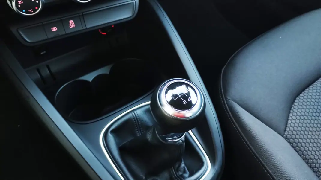 Audi A1 Sportback 2014 - 10999 EUR, 159000 km - AUTO.MOTO.pt - 159000km - foto 31 de 37