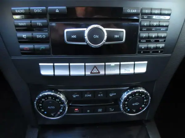 Mercedes-Benz C 180 2012 - 13490 EUR, 240000 km - AUTO.MOTO.pt - 240000km - foto 39 de 47