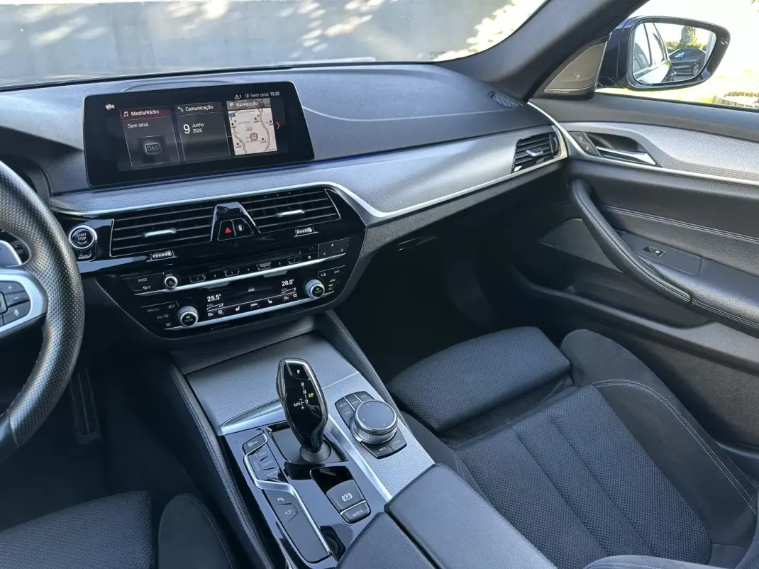 BMW M550d 2017 - 49900 EUR, 150000 km - AUTO.MOTO.pt - 150000km - foto 29 de 54