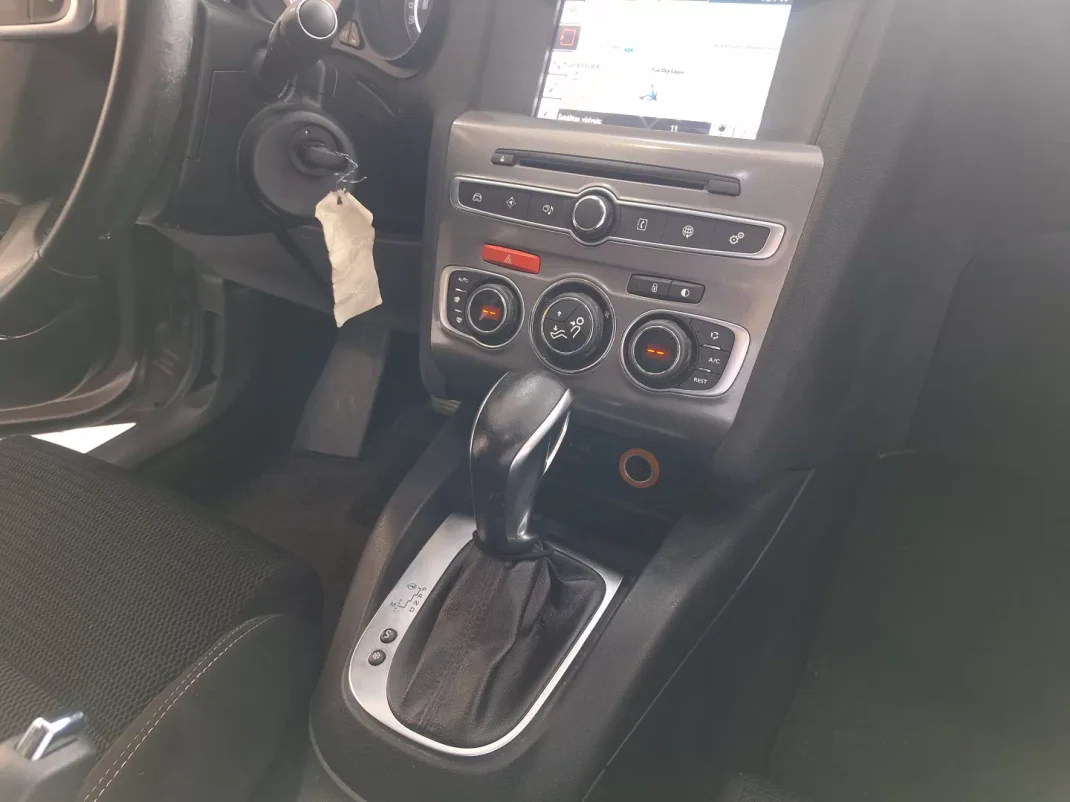 Citroën C4 2016 - 9900 EUR, 131000 km - AUTO.MOTO.pt - 131000km - foto 4 de 18