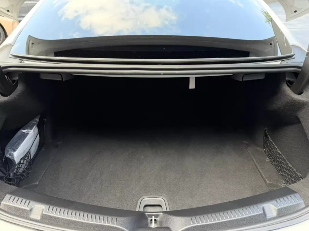 Mercedes-Benz E 220 2017 - 36900 EUR, 165000 km - AUTO.MOTO.pt - 165000km - foto 12 de 13