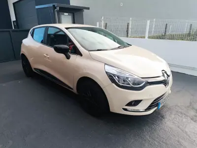 Renault Clio 2017 - 10900 EUR, 135702 km - AUTO.MOTO.pt - 135702km - foto 2 de 22