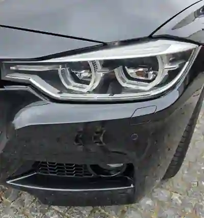 BMW 320 2012 - 15750 EUR, 256800 km - AUTO.MOTO.pt - 256800km - foto 6 de 12