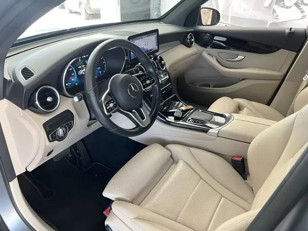 Mercedes-Benz GLC 300 2021 - 45600 EUR, 123198 km - AUTO.MOTO.pt - 123198km - foto 6 de 24