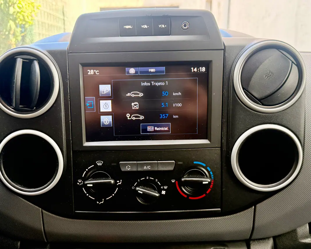 Peugeot PARTNER 1.6 HDI L2 2017 - 12700 EUR, 146000 km - AUTO.MOTO.pt - 146000km - foto 3 de 13