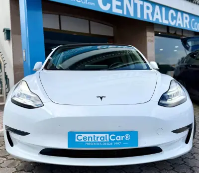 Tesla Model 3 2020 - 27950 EUR, 97000 km - AUTO.MOTO.pt - 97000km - foto 3 de 26