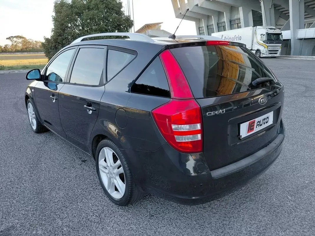 Kia Ceed SW 2008 - 4490 EUR, 182285 km - AUTO.MOTO.pt - 182285km - foto 5 de 25