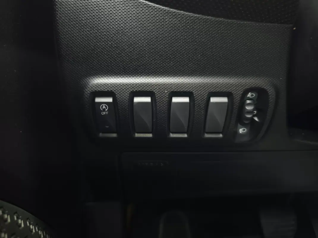 Smart ForTwo Coupé 2018 - 13450 EUR, 110509 km - AUTO.MOTO.pt - 110509km - foto 25 de 33