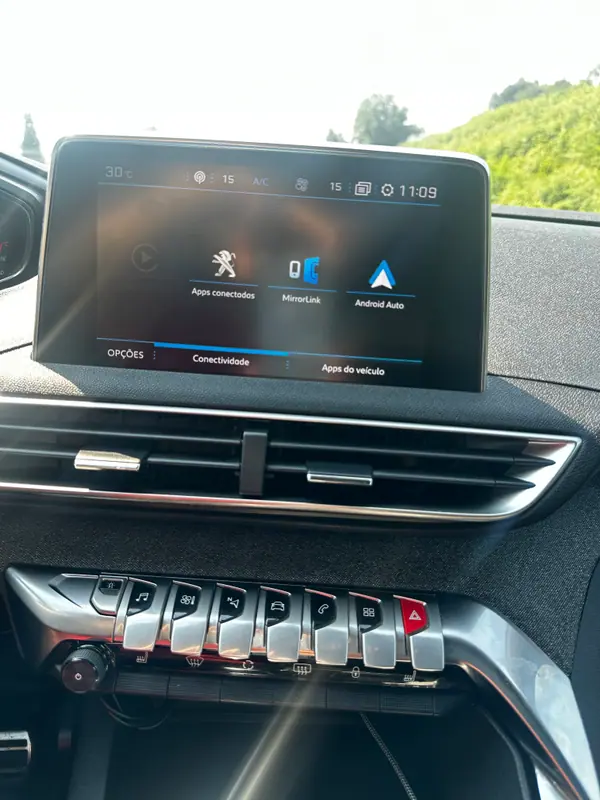 Peugeot 5008 2019 - 21000 EUR, 114000 km - AUTO.MOTO.pt - 114000km - foto 12 de 13