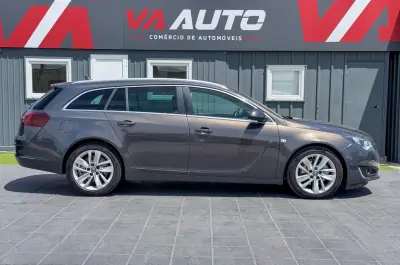 Opel Insignia Sports Tourer 2014 - 8900 EUR, 201000 km - AUTO.MOTO.pt - 201000km - foto 4 de 13