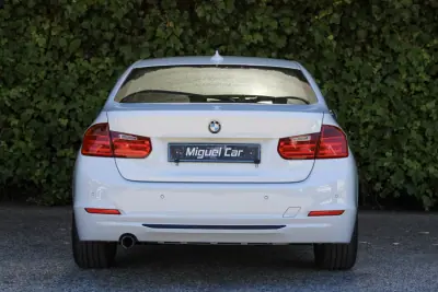 BMW 318 2014 - 15900 EUR, 144000 km - 144000km - foto 9 de 18