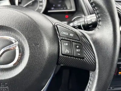 Mazda 2 2015 - 11500 EUR, 75000 km - AUTO.MOTO.pt - 75000km - foto 21 de 33