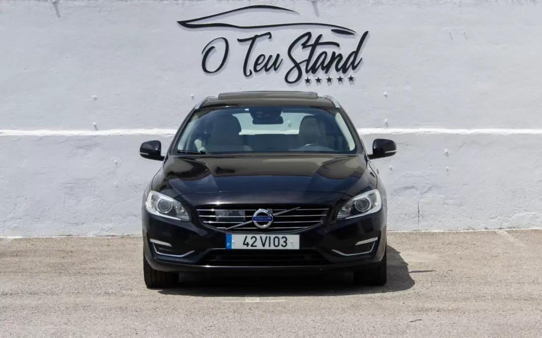 Volvo V60 2013 - 12500 EUR, 242000 km - 242000km - foto 3 de 45