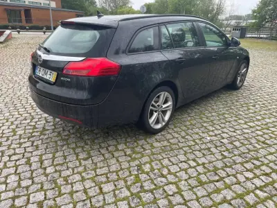 Opel Astra Sports Tourer 2012 - 11500 EUR, 198000 km - AUTO.MOTO.pt - 198000km - foto 3 de 7