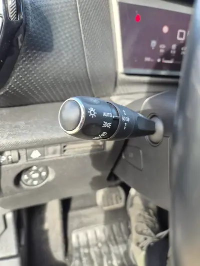 Citroën C4 2022 - 20500 EUR, 85000 km - AUTO.MOTO.pt - 85000km - foto 20 de 39