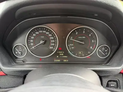 BMW 320 2012 — foto 6 de 13