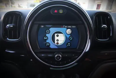 MINI Countryman 2018 - 15750 EUR, 224000 km - AUTO.MOTO.pt - 224000km - foto 16 de 33