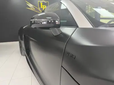 Audi R8 Spyder 2012 - 125000 EUR, 89245 km - AUTO.MOTO.pt - 89245km - foto 40 de 44