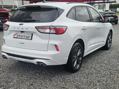 Ford Kuga 2022 - 18800 EUR, 129800 km - AUTO.MOTO.pt - 129800km - foto 7 de 49