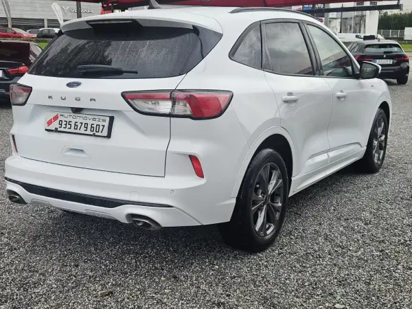 Ford Kuga 2022 - 17800 EUR, 129800 km - AUTO.MOTO.pt - 129800km - foto 7 de 49