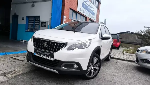 Peugeot 2008 2017 - 9900 EUR, 113000 km - AUTO.MOTO.pt - 113000km - foto 11 de 15