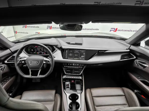 Audi e-tron GT 2022 - 58500 EUR, 86000 km - AUTO.MOTO.pt - 86000km - foto 27 de 36