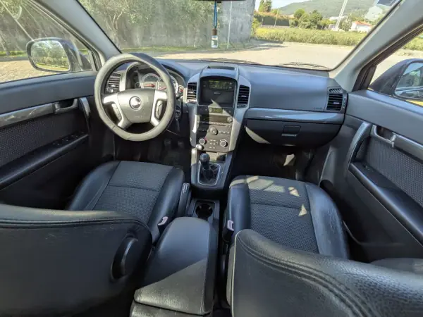 Chevrolet Captiva 2007 - 4990 EUR, 331000 km - AUTO.MOTO.pt - 331000km - foto 11 de 13