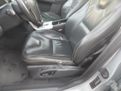 Volvo XC 60 2008 - 11900 EUR, 295804 km - AUTO.MOTO.pt - 295804km - foto 10 de 15