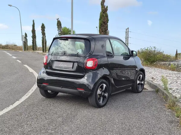 Smart ForTwo Coupé 2021 - 12250 EUR, 41986 km - AUTO.MOTO.pt - 41986km - foto 4 de 19