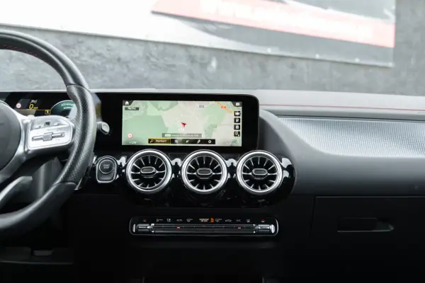Mercedes-Benz EQA 2022 - 30900 EUR, 115000 km - AUTO.MOTO.pt - 115000km - foto 14 de 28